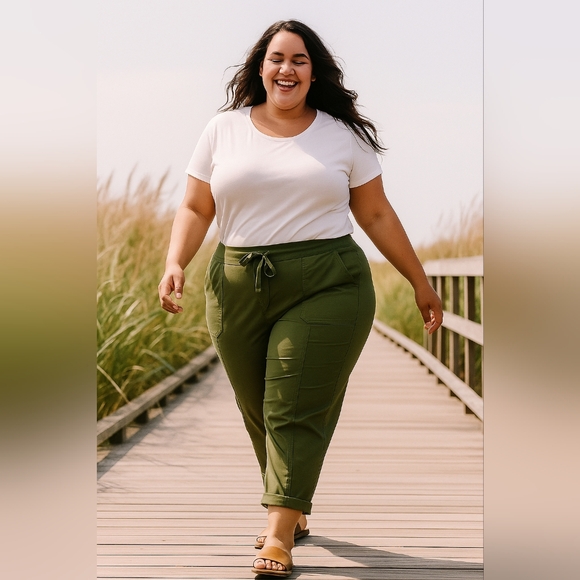 Torrid Forest Green Cropped Pants - Picture 2 of 3